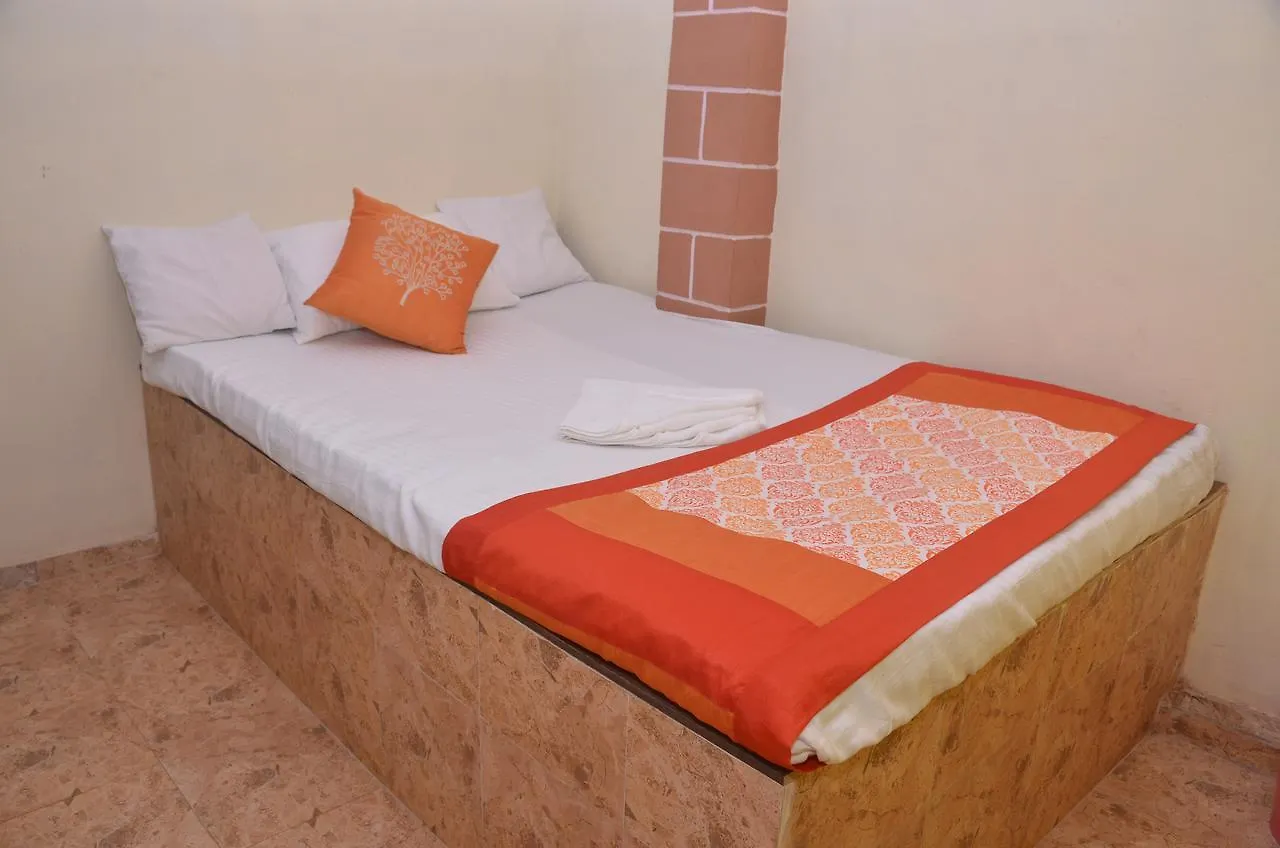 Balaji Atithi Ashray Hotel Varanasi Guest house