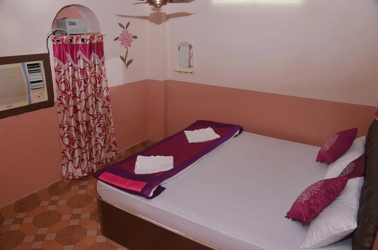 Balaji Atithi Ashray Hotel Varanasi 0*,  India